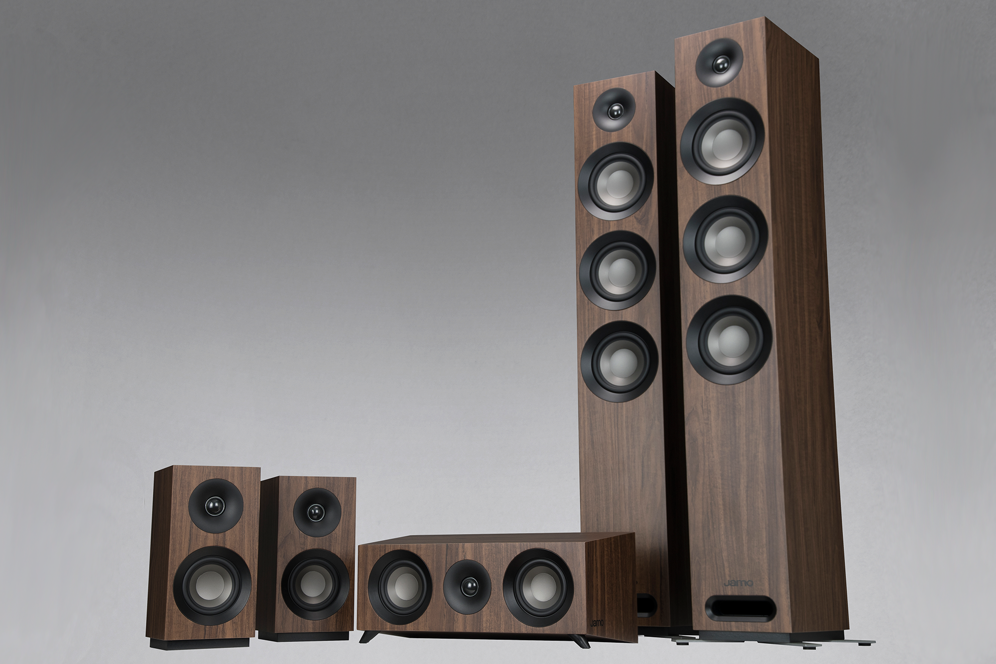 S 809 HCS Walnut 2000x1333px