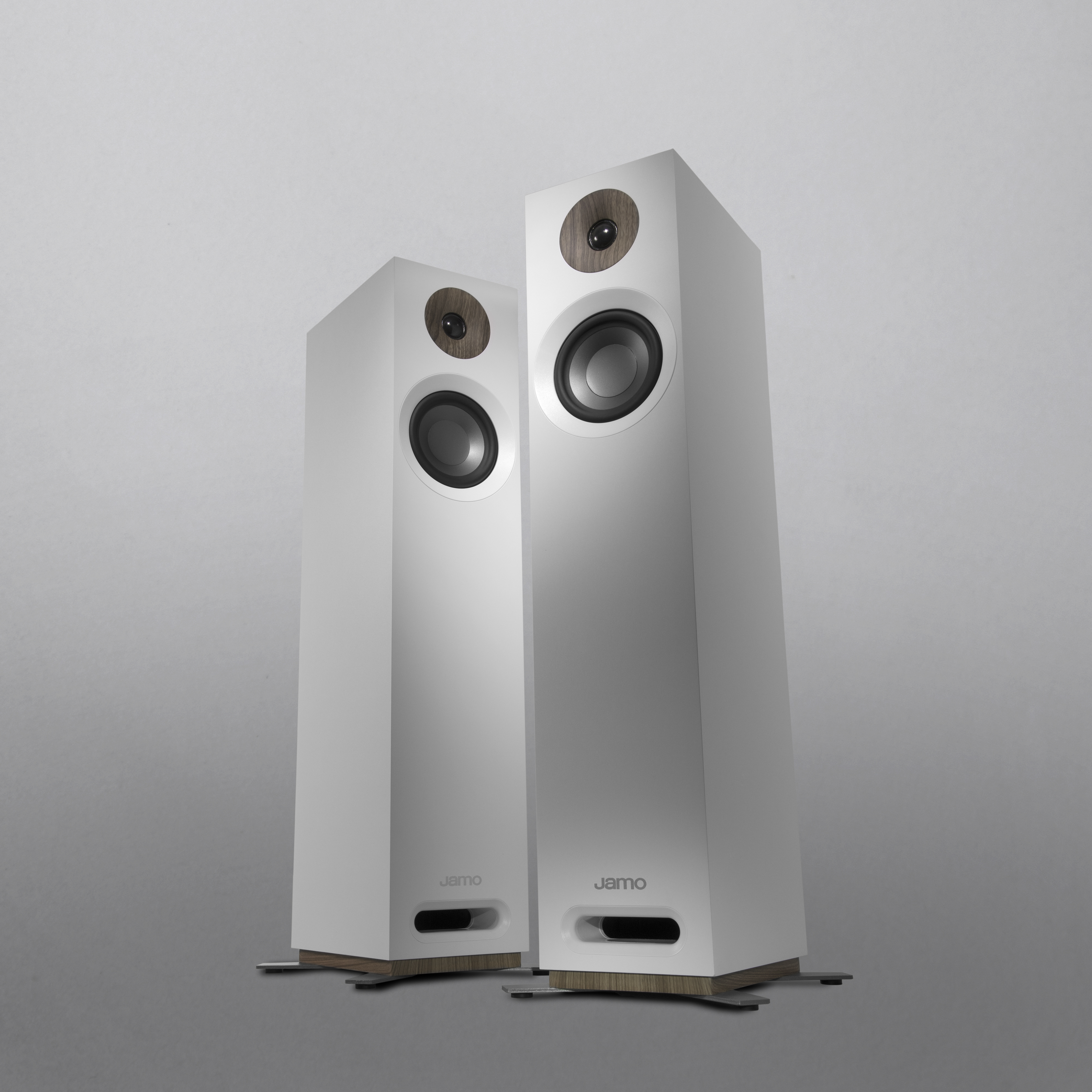 Jamo | S 805 Floorstanding Speaker